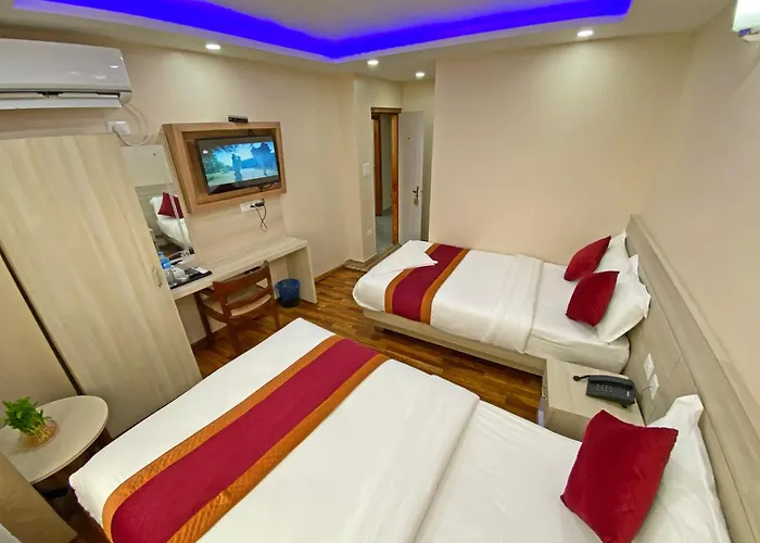 Aaradhya Hotel