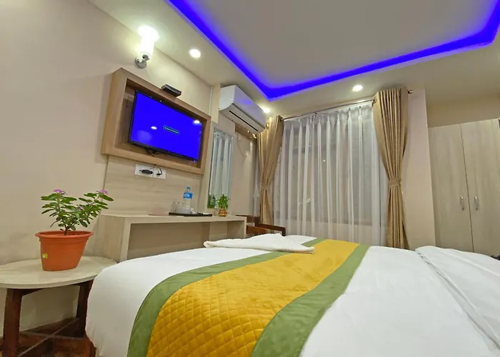 Hotel Aaradhya 2*