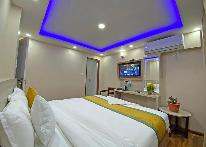Hotel Aaradhya 2*