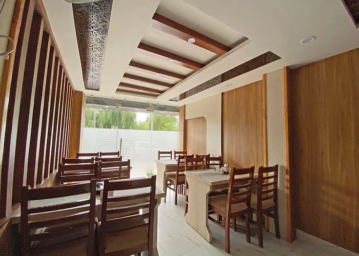 Hotel Aaradhya 2*