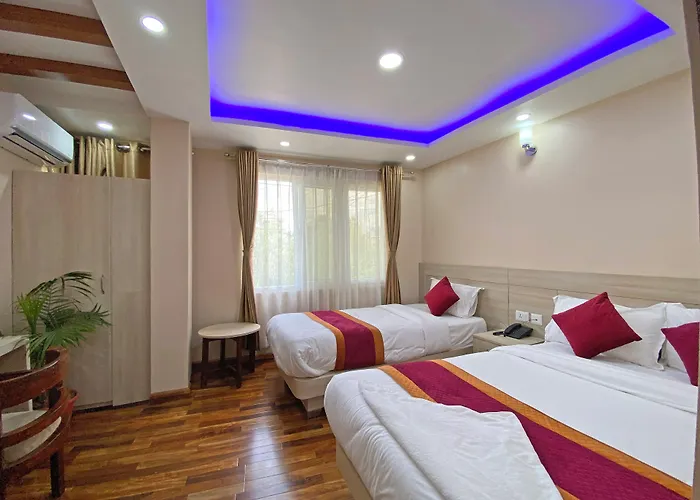 Aaradhya Hotel